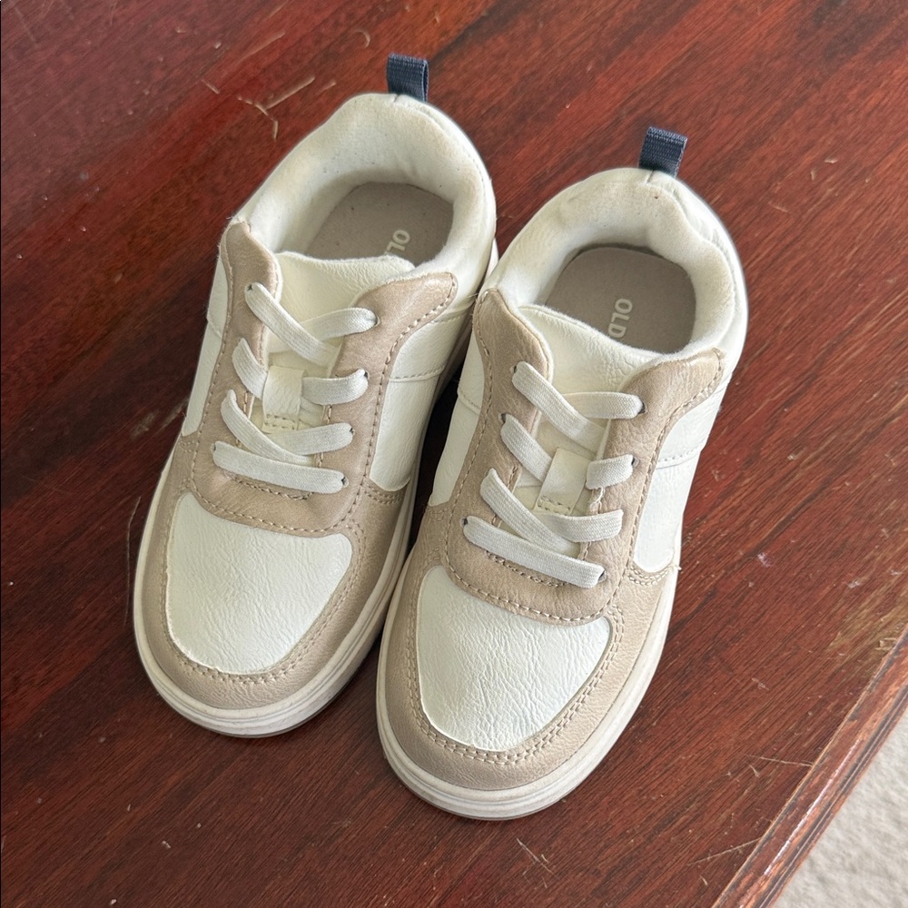 Kids Casual Old Navy Sneakers in Cream and Tan size 9